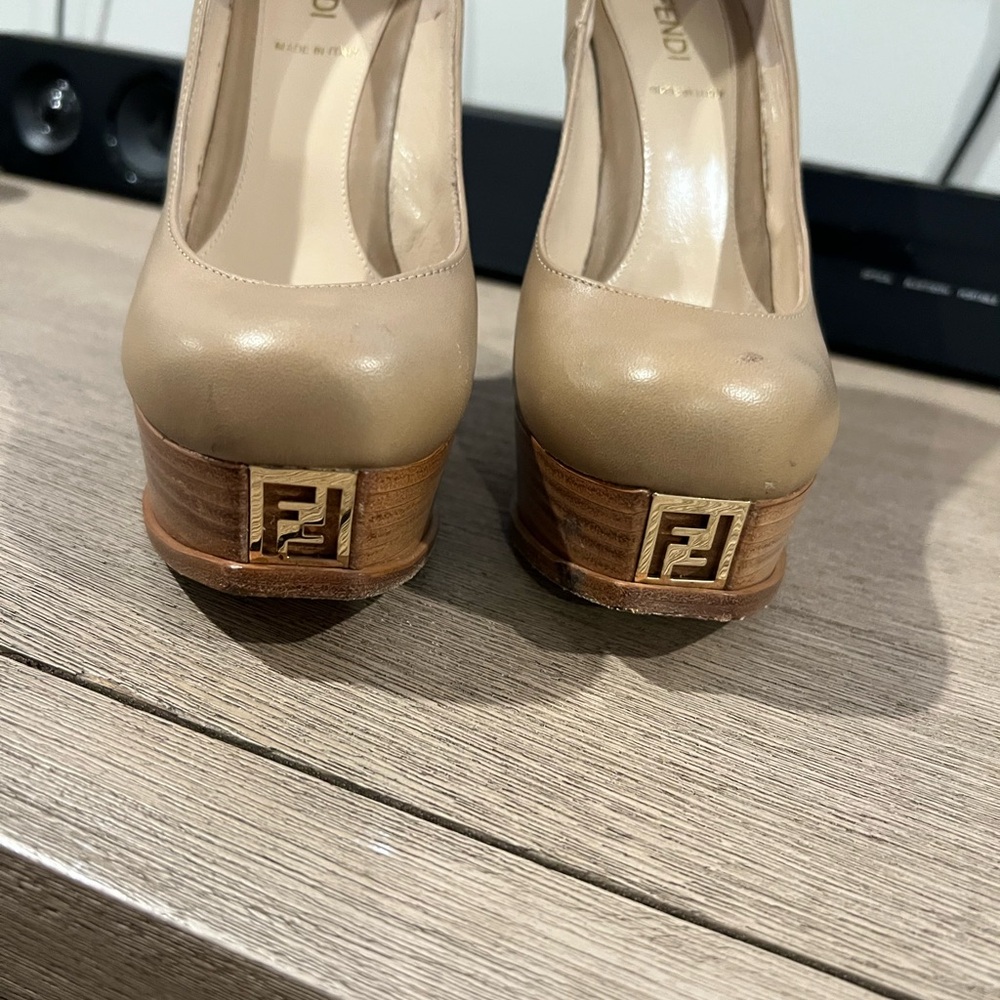 Fendi Nappa Women's Beige Leather Heels - Picture 11 of 14
